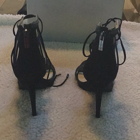 Jessica Simpson High Heel Zip Back - Picture 4 of 6